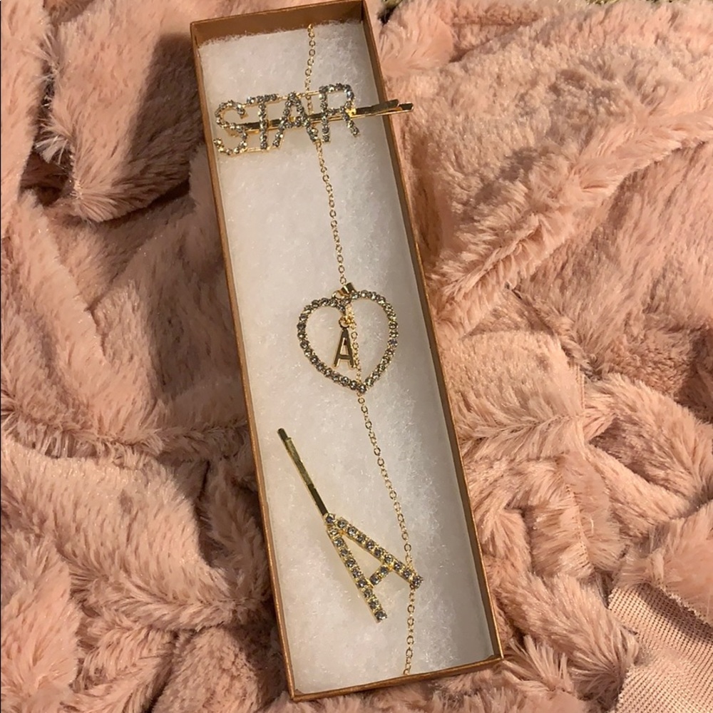 Necklace & Hairpins